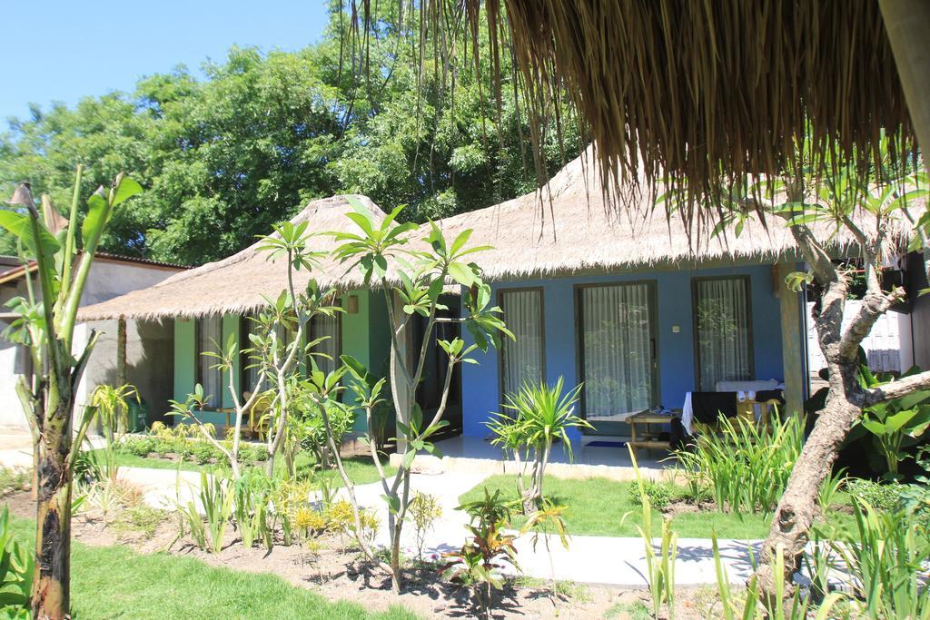 Maha Putri Bungalows Gili Trawangan Room photo
