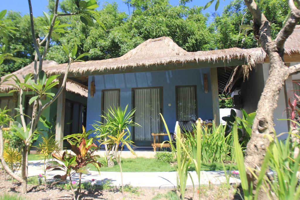 Maha Putri Bungalows Gili Trawangan Exterior photo